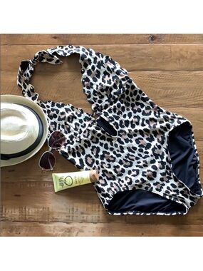 EUC Kate Spade Leopard Swimsuit
One Piece - Size Medium
